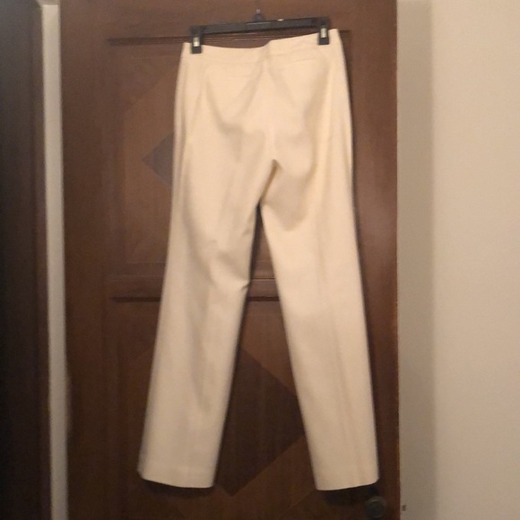 Women’s white suit. Perfect for work or wedding - Picture 4 of 6